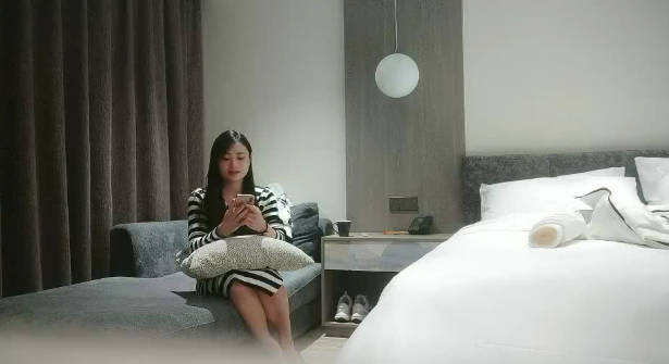 2000约漂亮小姐姐，超清画质，骚穴干得水声不断，高潮阵阵，累瘫在床求饶了