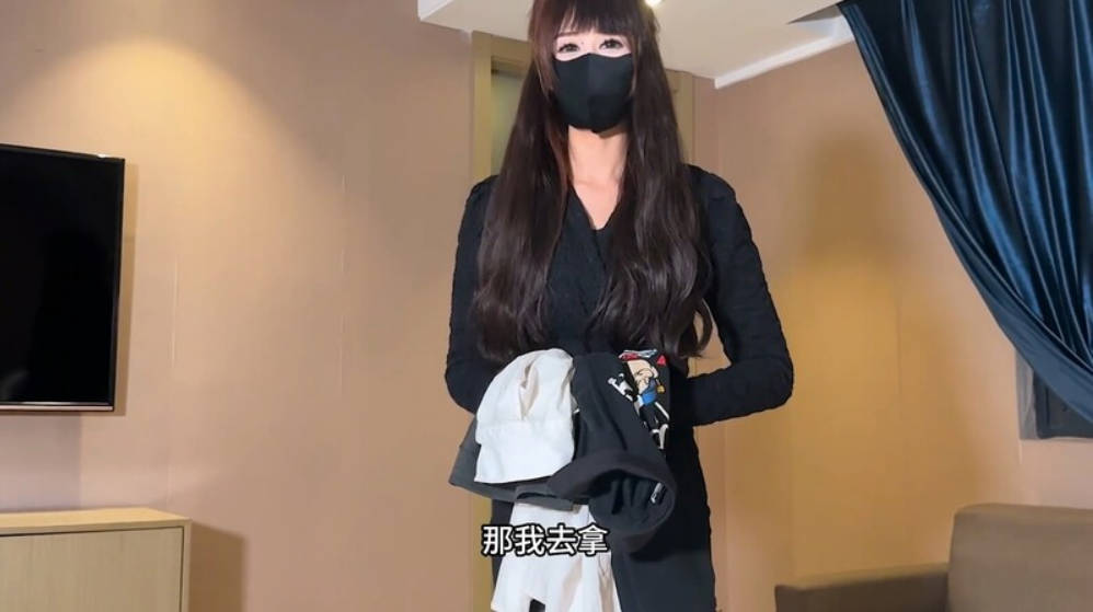趁着大哥出差灌醉嫂子偷家，在反抗中嗔吟异常真实~唔唔~不要疼~强硬输出抽插最终内射都不像演的