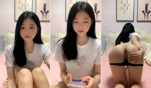 乖巧文靜型鄰家小姐姐,短裙壹掀開粉嫩小茓露出來,近距離特寫,小茓特水潤